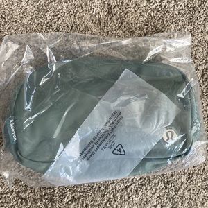 Lululemon Everywhere Belt Bag (1L)- Tidewater Teal 🌊